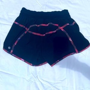 Lululemon Hotty Hot shorts size 6